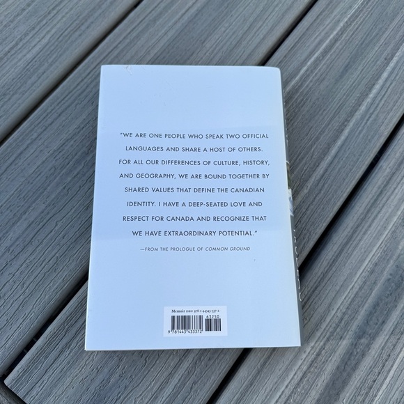 Common Ground by Justin Trudeau - Blue Cover - Picture 6 of 8